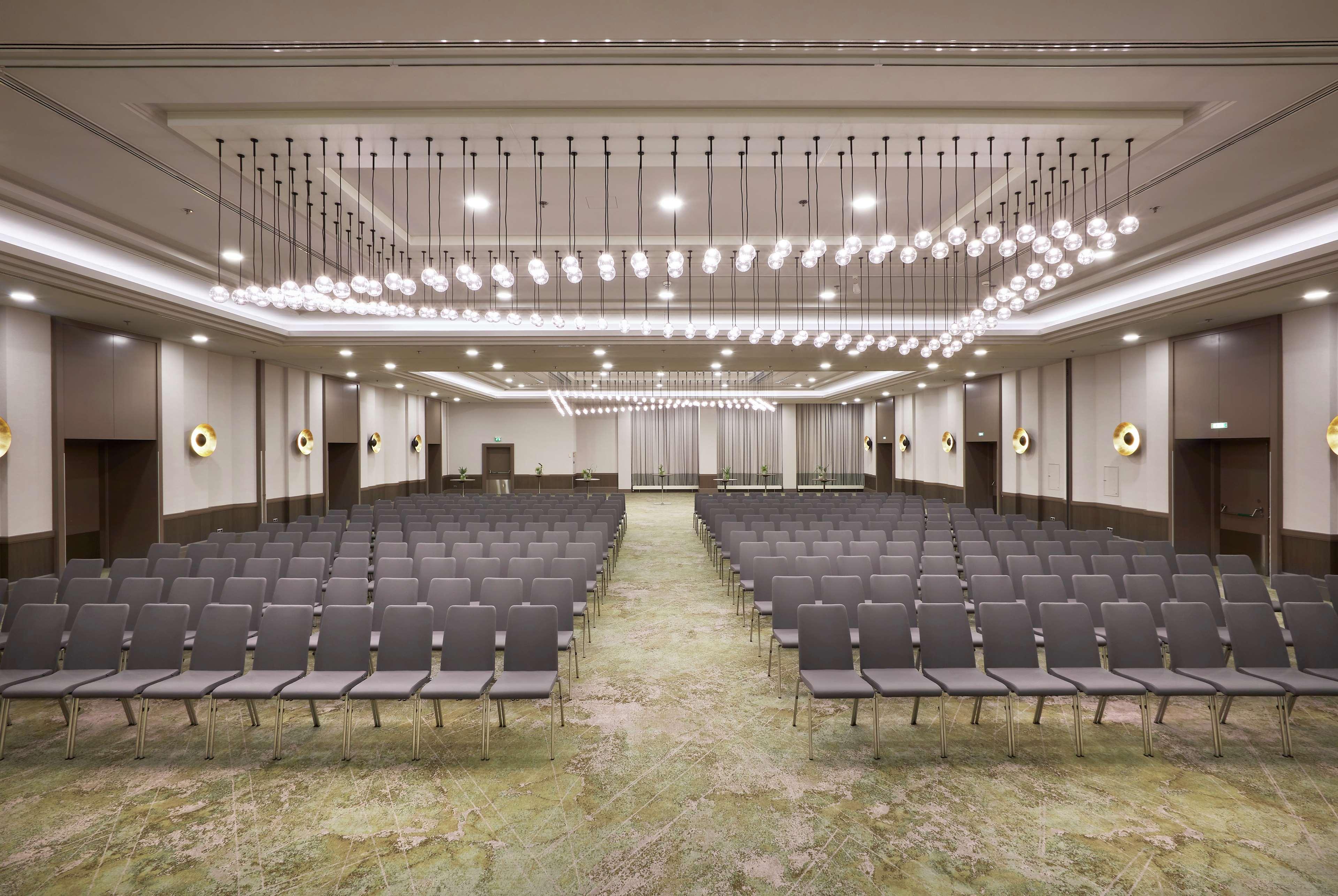 Hilton Frankfurt Centre 5*