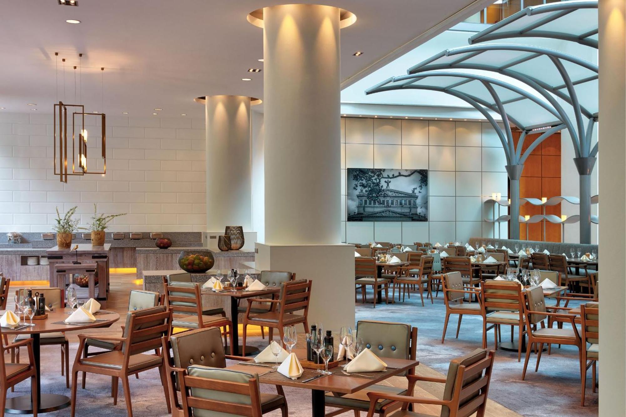 Hilton Frankfurt Centre Hotel 5*